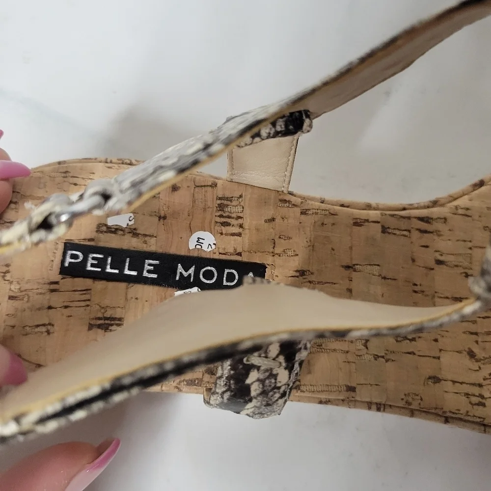 PELLE MODA PILAR Platform Sandsals (Blk/Wht/Snake) SZ 8.5